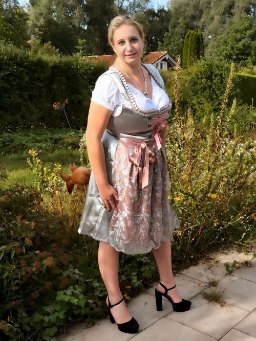 Lizzy Love photo 10