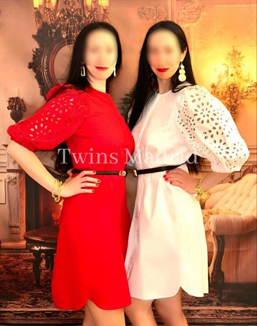 Sofia and Anastacia twins photo
